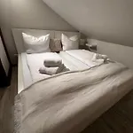 Apartamento Einfachheimisch - Dachstuebchen - Dart - Netflix - Bar
