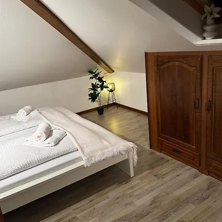 Einfachheimisch - Dachstuebchen - Dart - Netflix - Bar